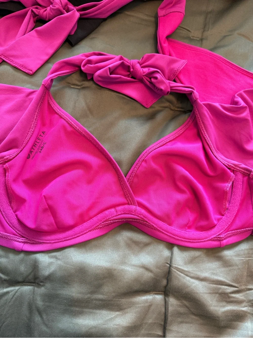 Athleta Bra Cup Wrap Halter Bikini Top Pink Swim Style 383978-03 Size 34 B/C